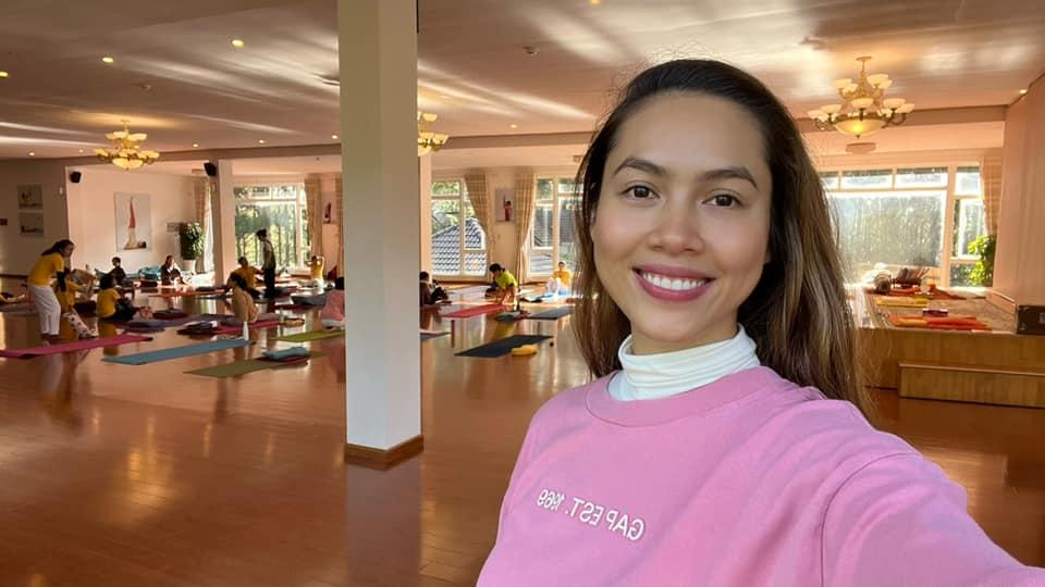 Tin showbiz Việt ngày 15/11: Lê Dương Bảo Lâm thích thú đôi môi quý tử-9