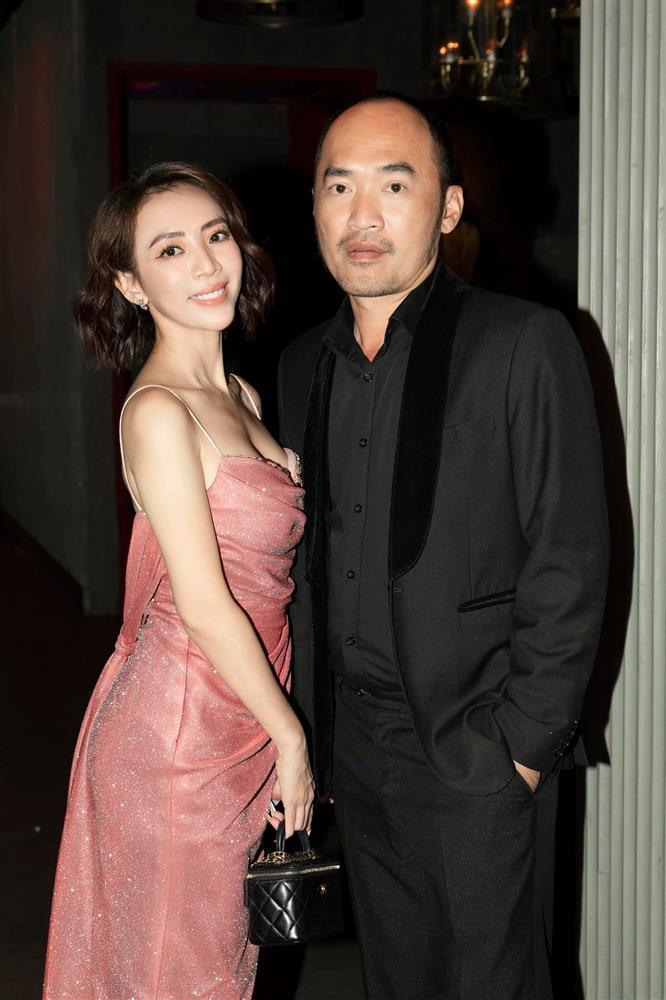 Tin showbiz Việt ngày 15/11: Lê Dương Bảo Lâm thích thú đôi môi quý tử-17