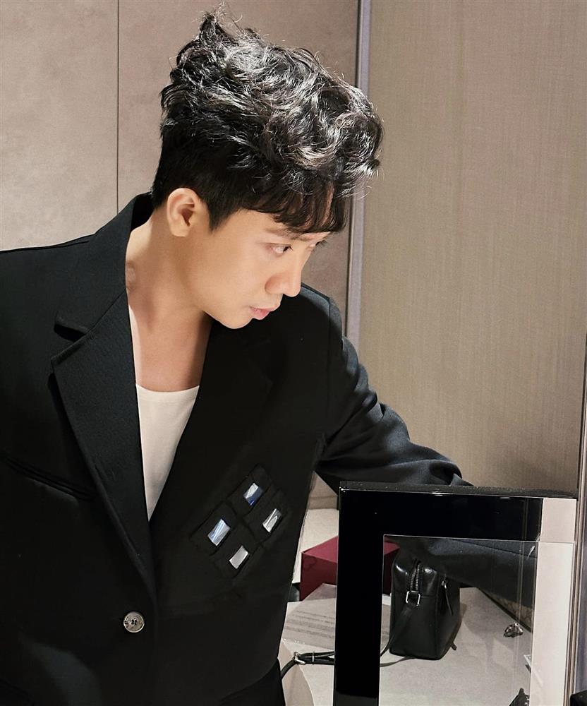 Tin showbiz Việt ngày 15/11: Lê Dương Bảo Lâm thích thú đôi môi quý tử-18