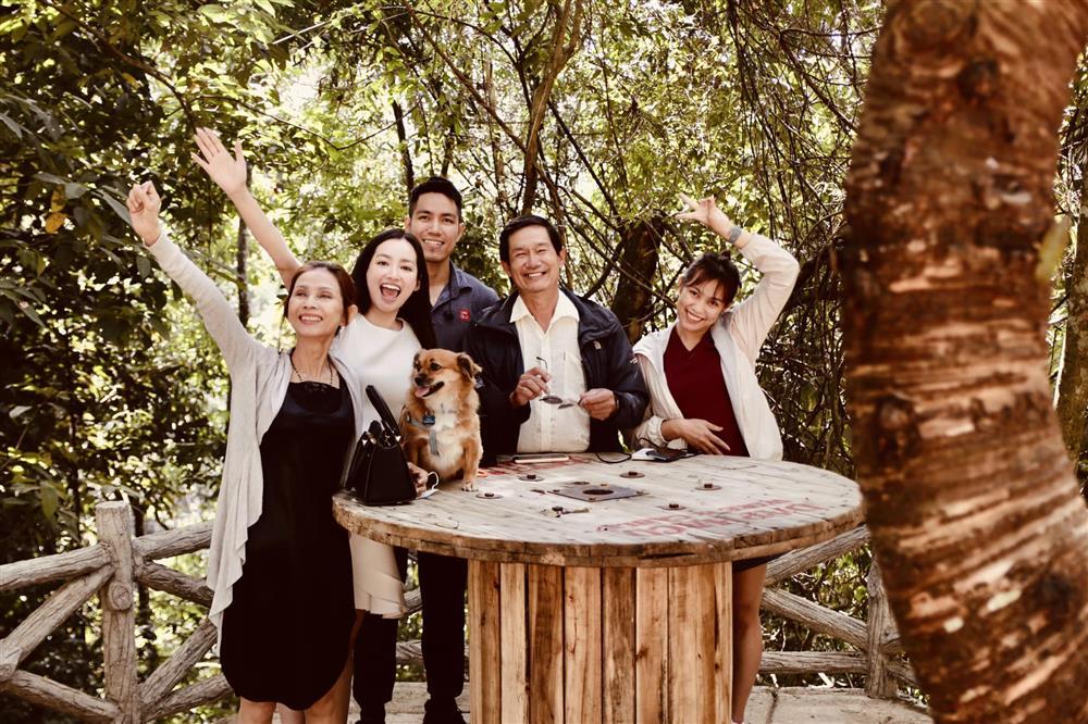 Tin showbiz Việt ngày 15/11: Lê Dương Bảo Lâm thích thú đôi môi quý tử-20