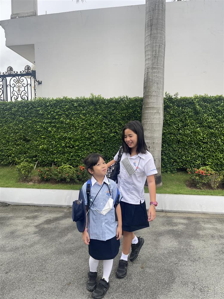 Lưu Hương Giang đăng ảnh con gái chấn thương, ngồi xe lăn-4