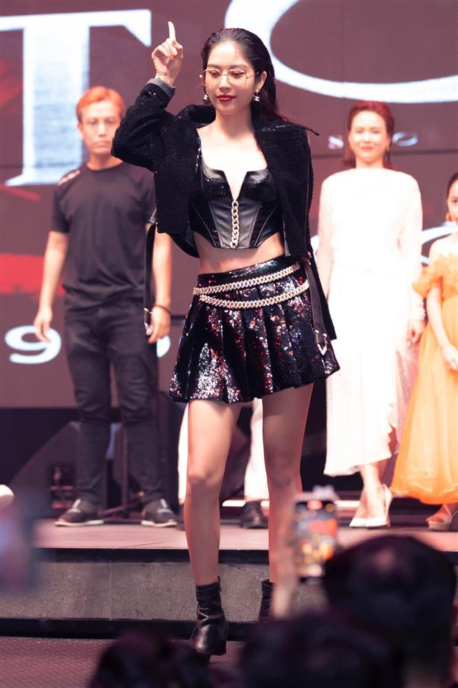 Lệ Nam lên tiếng sự cố váy ngắn phản chủ nơi đông người-3