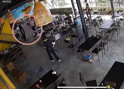 Diễn biến vụ cán bộ ném tiền tung tóe trong quán ăn ở Đà Nẵng-1