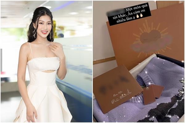 Thiên Ân tự show bụng mỡ trước ống kính-13