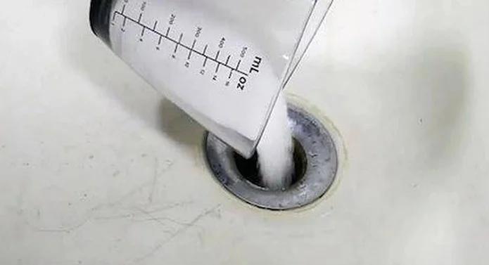 Đặt muối trong phòng tắm: Lợi ích bất ngờ nhiều người chưa biết-1