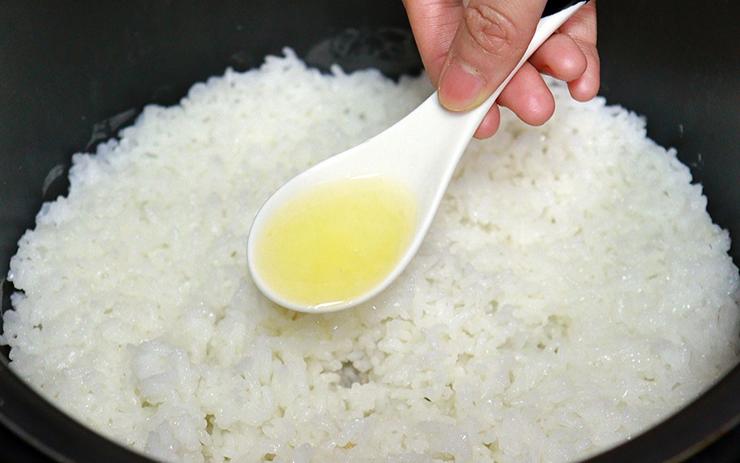 Nấu cơm thêm 3 thứ để hạt cơm trắng, thơm dẻo không thua gì xôi-2