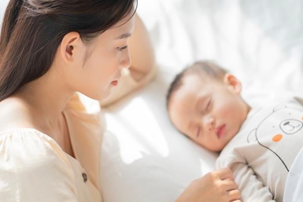 Con sốt, gọi điện cho chồng anh nói một câu nghe đắng chát-1