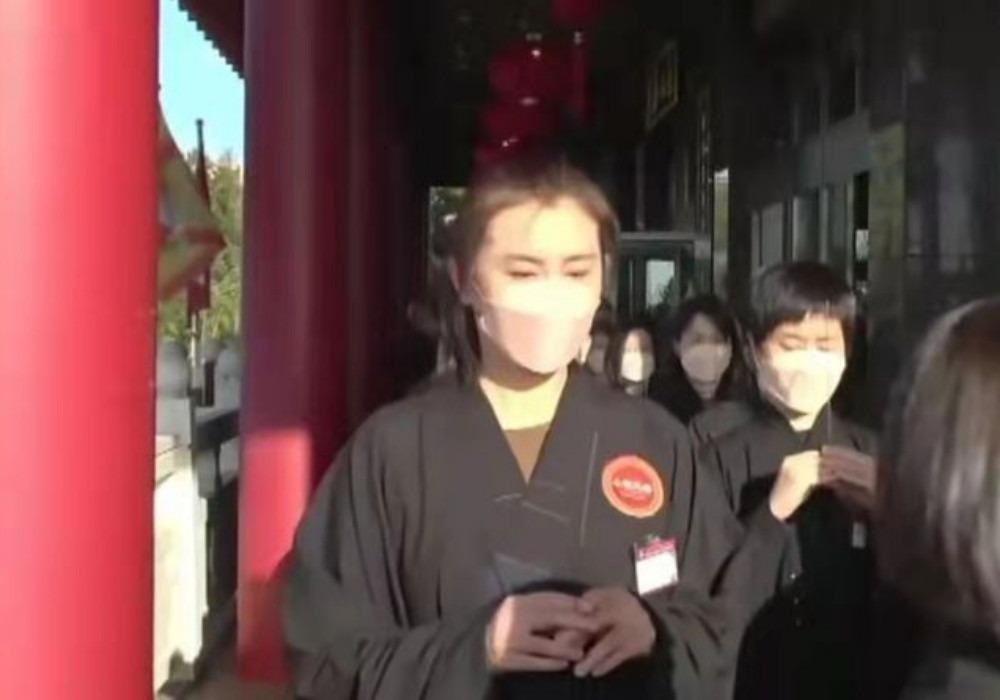 Ngọc nữ Vương Tổ Hiền không lấy chồng, tu hành ở tuổi 55-2