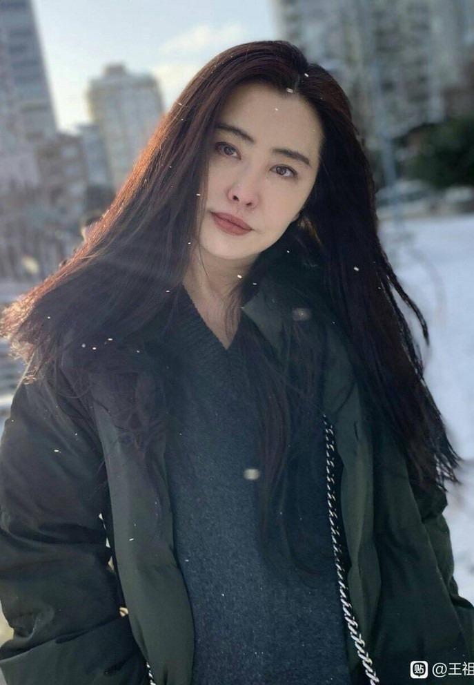 Ngọc nữ Vương Tổ Hiền không lấy chồng, tu hành ở tuổi 55-3