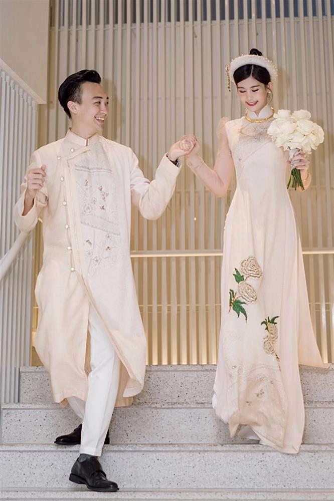 Ca sĩ Bảo Thy khoe 3 mẫu váy cưới vs các phong cách cực lộng lẫy