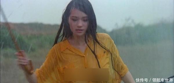 Dàn minh tinh bạo dạn mặc không phòng hộ trên màn ảnh thu hút người xem-19