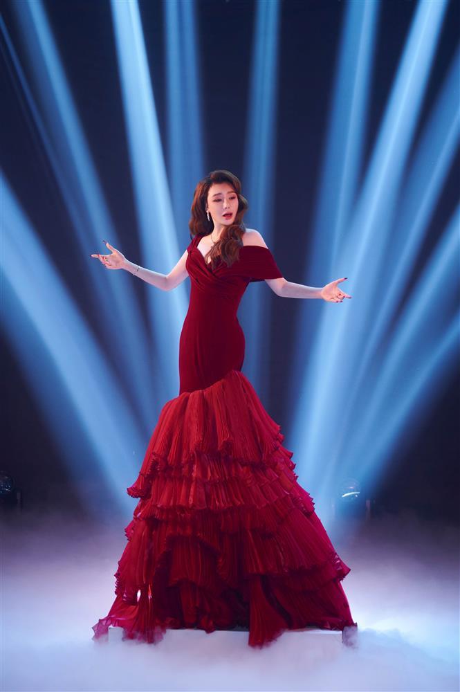 Hồ Quỳnh Hương tái xuất, rung động với Dược sĩ Tiến vì một điều-2