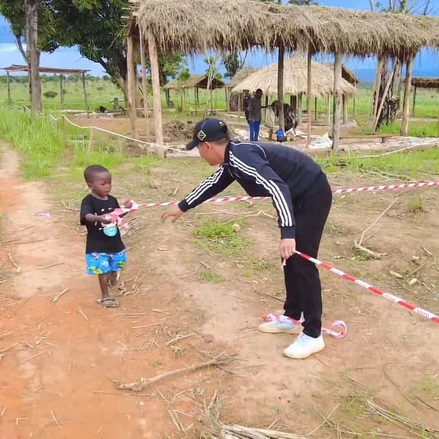 Loạt ảnh vừa độc vừa hài của Lôi Con khi ở cạnh Quang Linh Vlog-3