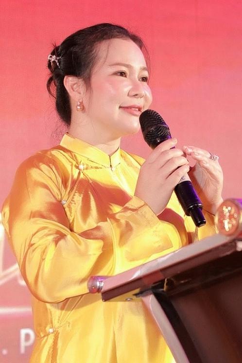 Quý Bình hạnh phúc khi trở thành ông bố bỉm sữa, được đứng sau bà xã-4