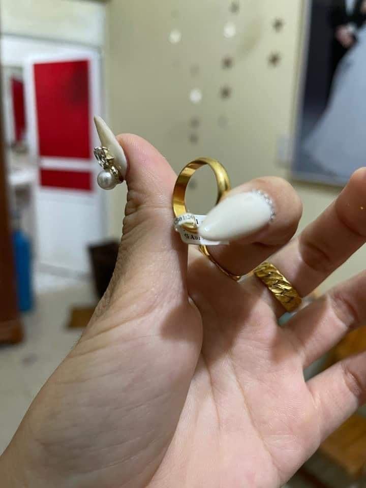Chú rể nhảy đổng khi phát hiện quà cưới là 2 nhẫn vàng giả-3
