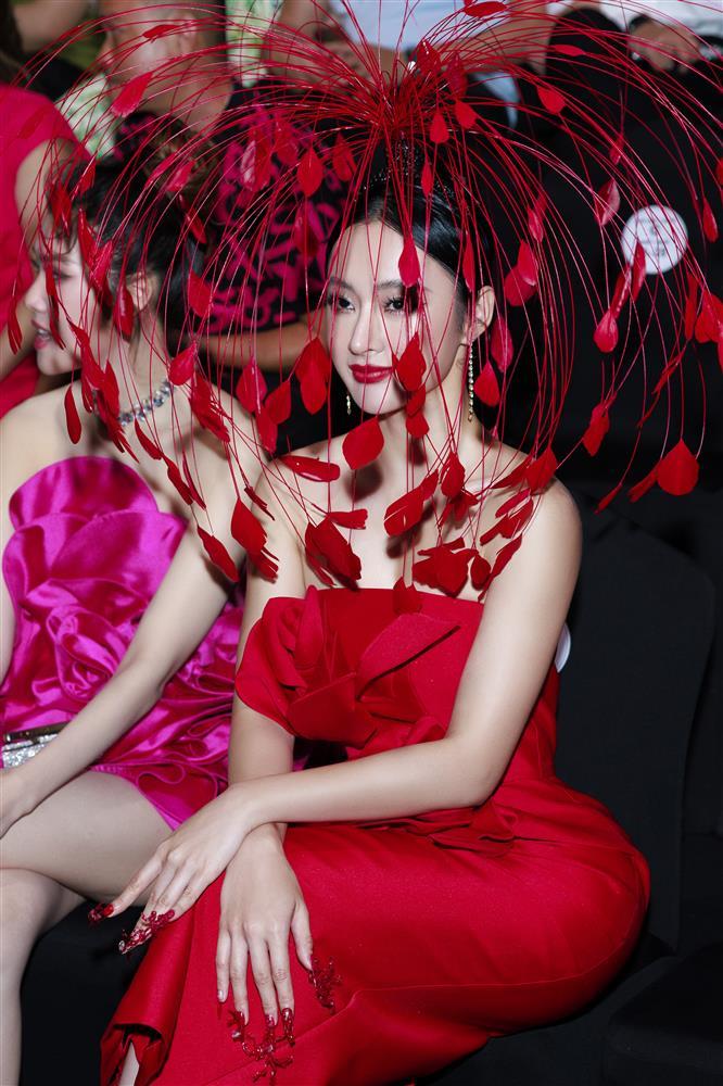 Hậu trường biến hình Angela Phương Trinh tại show Đỗ Mạnh Cường-8