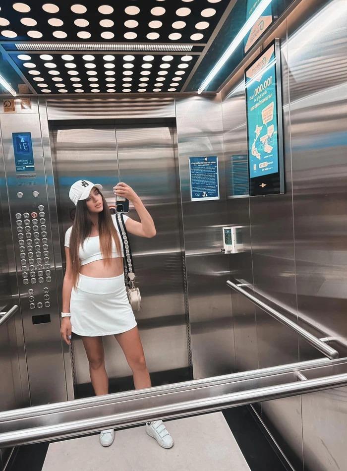 Vợ Bùi Tiến Dũng và loạt sao Việt mặc croptop khoe bụng bầu tròn xoe-2