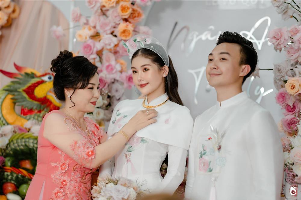 Mối quan hệ của hoa hậu Lê Âu Ngân Anh và mẹ chồng-3