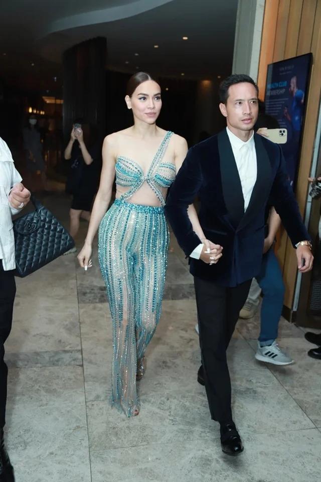 Hồ Ngọc Hà và Kim Lý cứ sóng đôi là nắm tay không rời-4