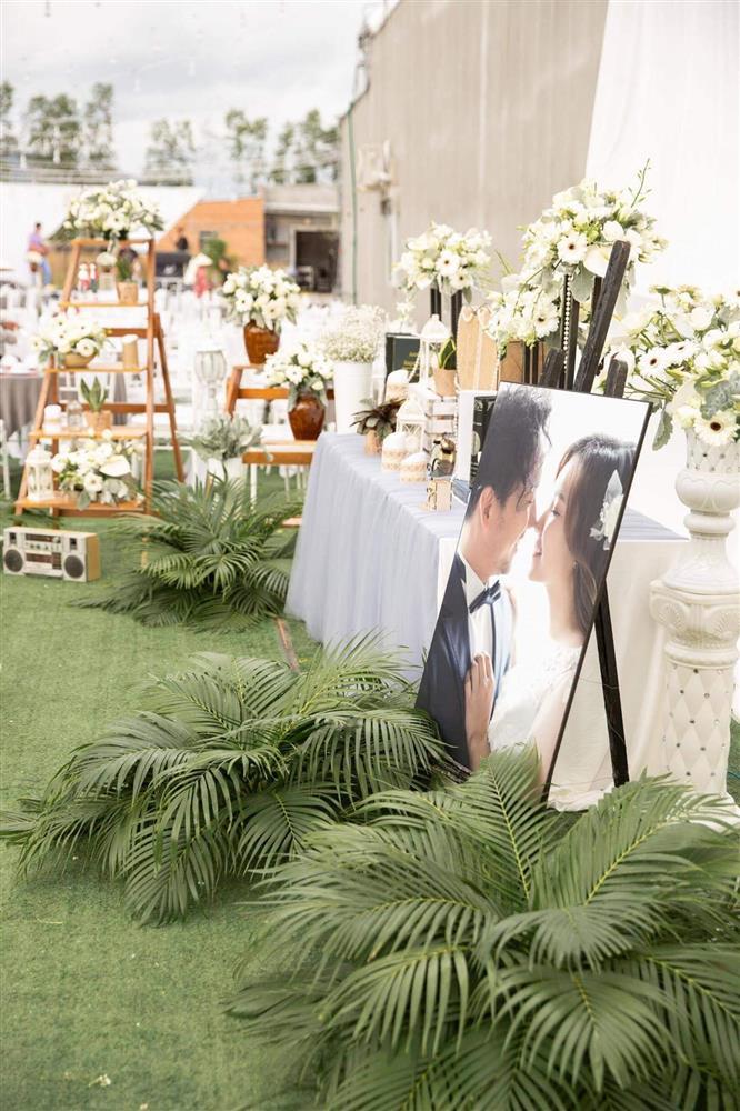 Vợ Tiến Đạt lần đầu khoe chùm ảnh đám cưới cách đây 4 năm-5