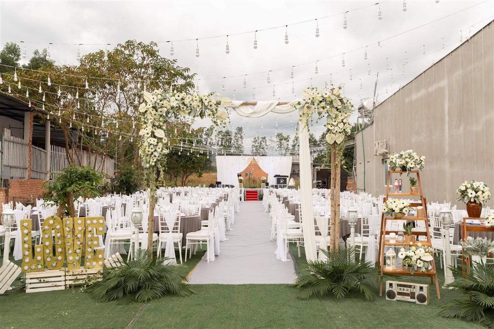 Vợ Tiến Đạt lần đầu khoe chùm ảnh đám cưới cách đây 4 năm-4