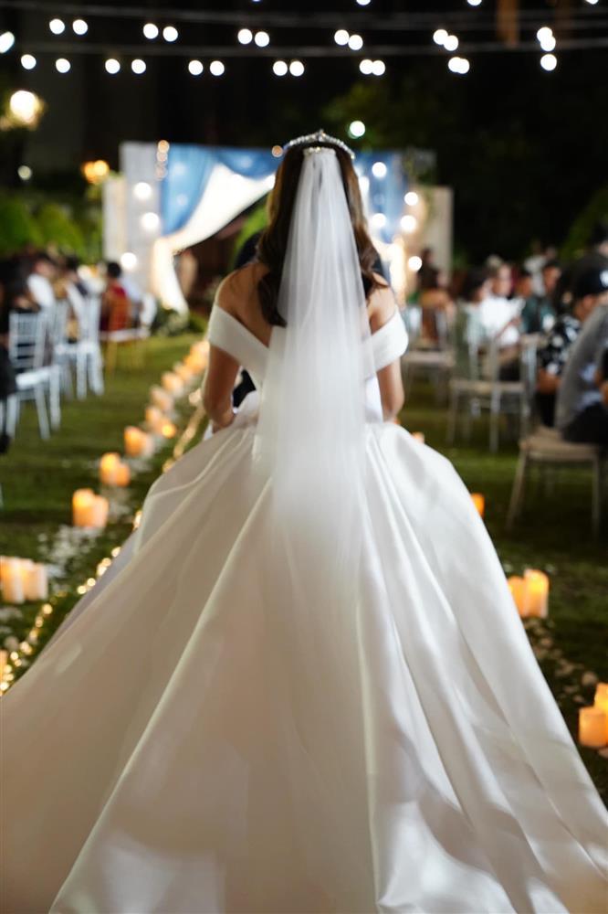 Vợ Tiến Đạt lần đầu khoe chùm ảnh đám cưới cách đây 4 năm-22