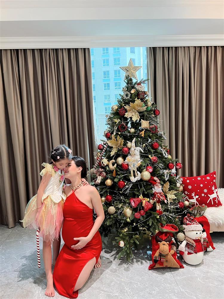 Tin showbiz Việt ngày 16/10: Con gái Dương Lâm được phác họa uất hận-9