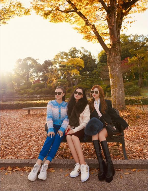 Mẹ Huyền Baby lên sóng, nhan sắc U60 lấn lướt cả 3 cô con gái-2