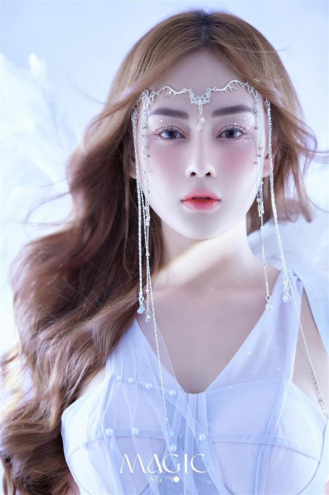 Phương Oanh mất điểm vì váy mỏng khi hóa thiên thần-3