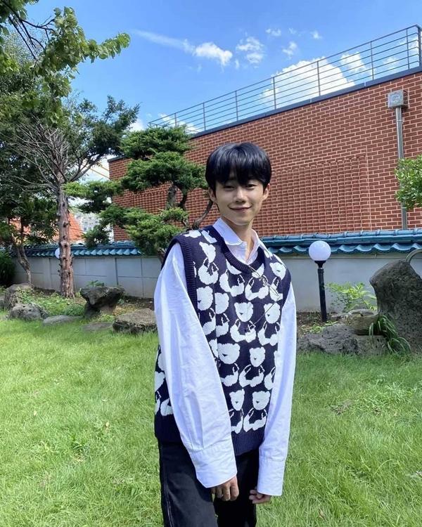 Mỹ nam Hàn 27 tuổi mà cứ như học sinh, đóng phản diện hay trầm trồ-5