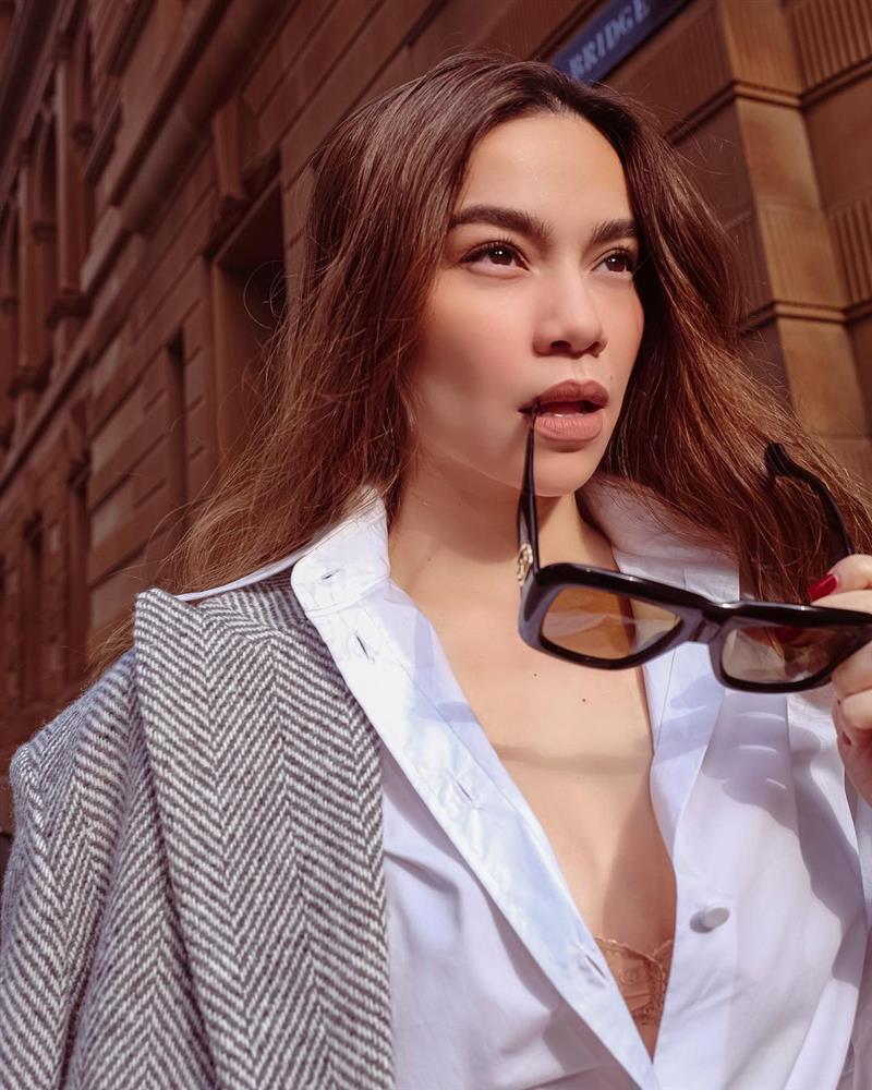 Hồ Ngọc Hà sexy hóa thời trang công sở khi quên cài cúc, lấp ló nội y-7