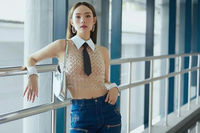 Thùy Tiên mặc áo có như không gây lú giống Minh Hằng-7