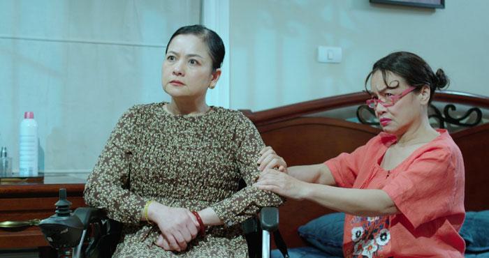 Bà Bích ‘HươngVị Tình Thân’ tái xuất vai giúp việc trong ‘Hoa Hồng Giấy’-1