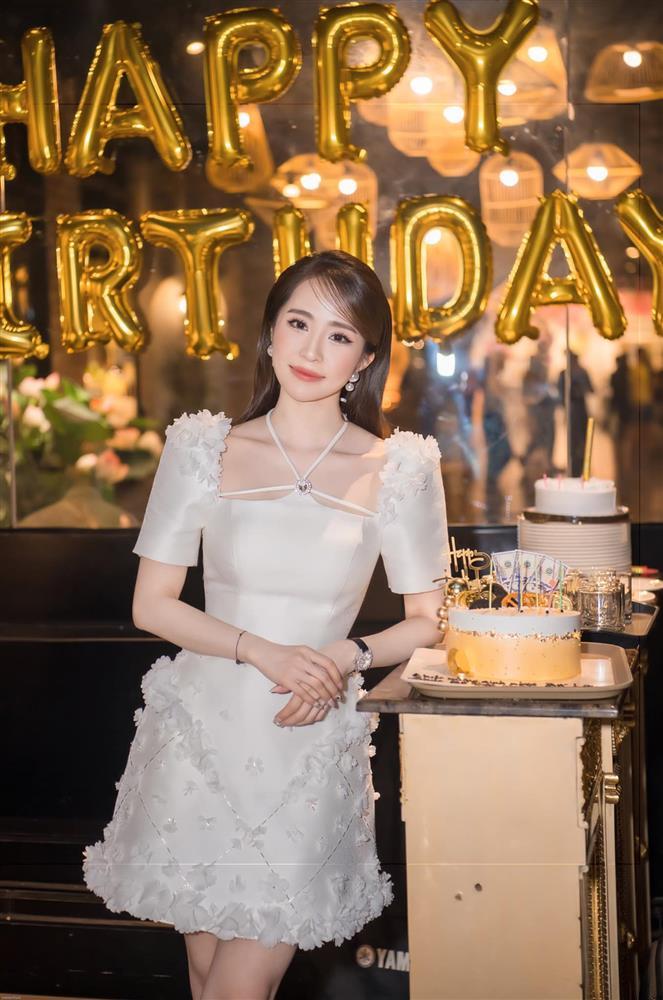 Quỳnh Nga bị soi xách túi hiệu để mẹ dùng túi sờn rách-5