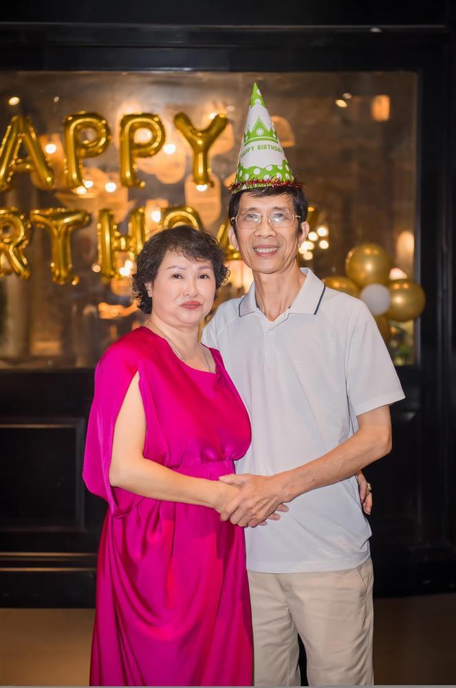 Quỳnh Nga bị soi xách túi hiệu để mẹ dùng túi sờn rách-3