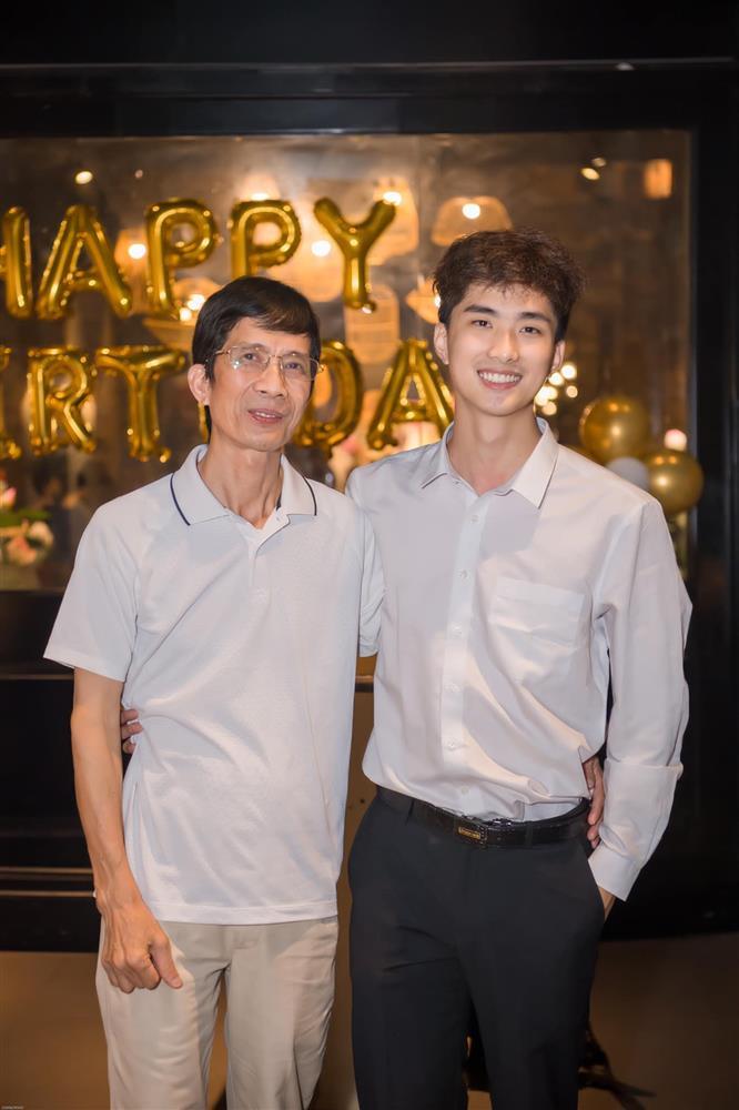 Quỳnh Nga bị soi xách túi hiệu để mẹ dùng túi sờn rách-4