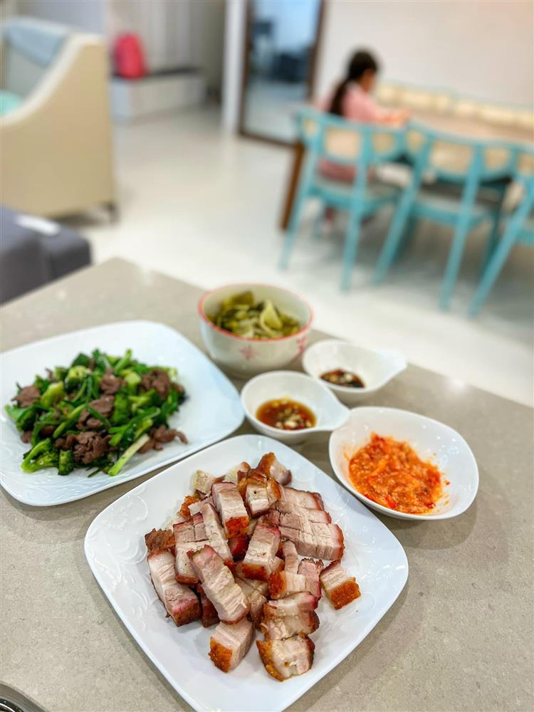 Tin showbiz Việt ngày 17/10: Việt Hương đưa hài cốt nhạc sĩ Lam Phương về Việt Nam-7