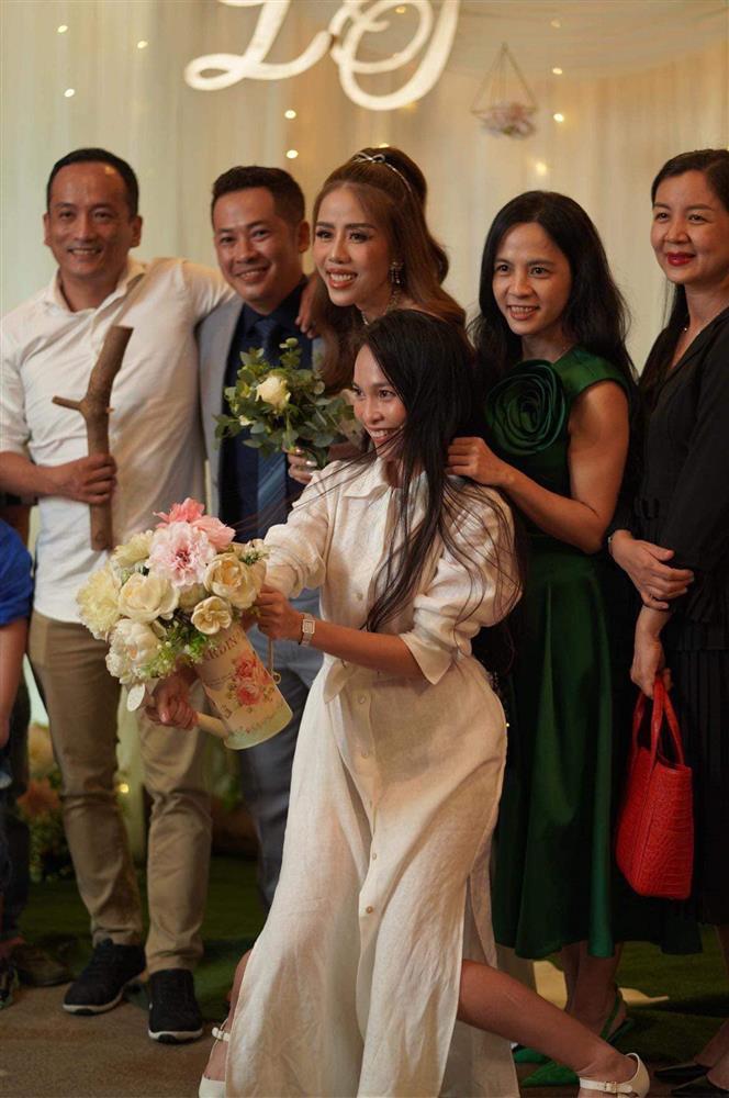 Tin showbiz Việt ngày 17/10: Việt Hương đưa hài cốt nhạc sĩ Lam Phương về Việt Nam-8