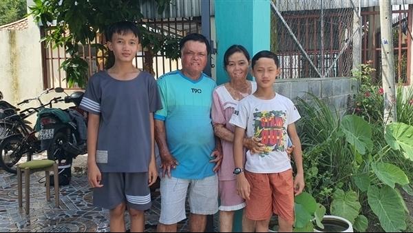 Hạnh phúc ngọt ngào của người phụ nữ từng bị thiêu sống-5