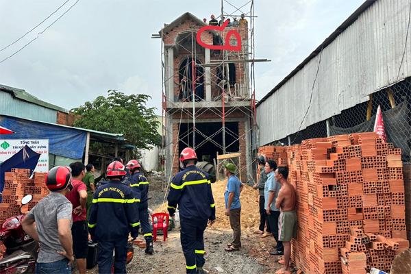 Sập giàn giáo, công an phải cắt bê tông cứu nạn nhân kẹt trên cao-1