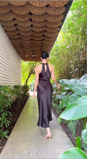 Hết hồn Angela Phương Trinh với vòng 3 biến dạng-4