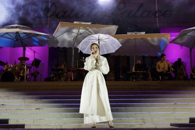 Bước tiến của Tóc Tiên và sự gượng gạo từ Đen Vâu-4