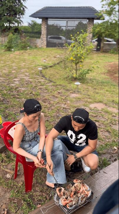 Lệ Quyên được tình trẻ ôm chặt giữa phòng gym-4