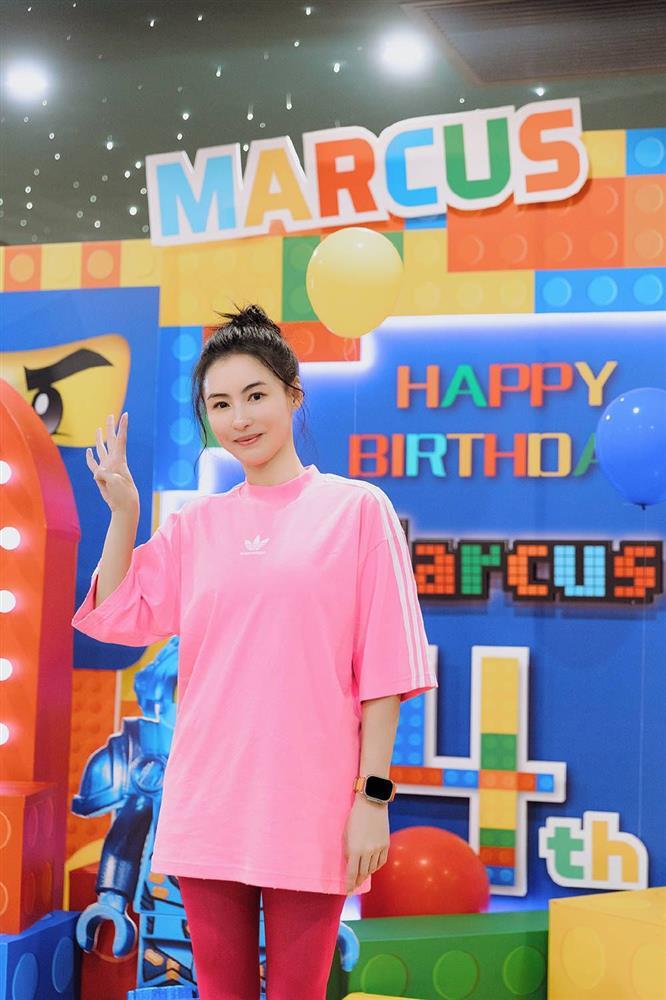 Trương Bá Chi một mình tổ chức sinh nhật cho con trai-4