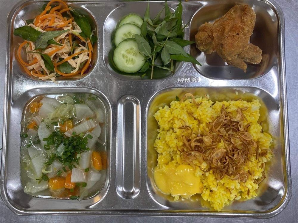 Hàng loạt học sinh ở Nha Trang phải cấp cứu, nghi ngộ độc thực phẩm-3