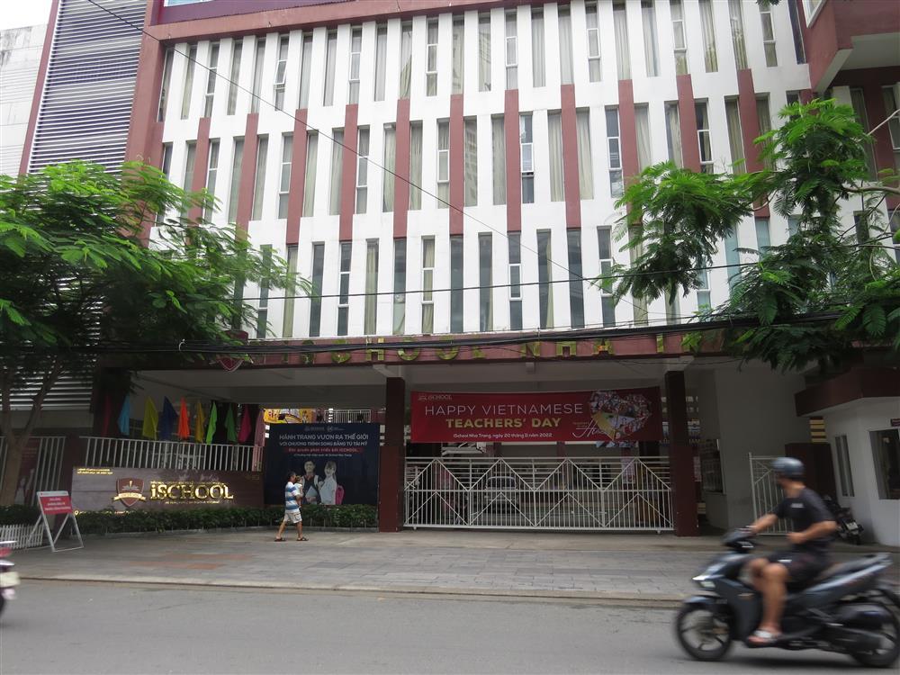 Hàng loạt học sinh ở Nha Trang phải cấp cứu, nghi ngộ độc thực phẩm-1