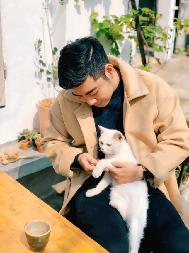 Loạt ảnh trai đẹp đổ xăng khiến dân mạng đứng ngồi không yên-4