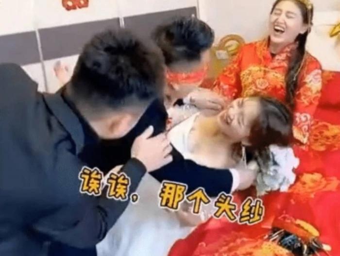 Chồng hôn nhầm phù dâu, vợ không tức mà còn có thái độ bất ngờ-3