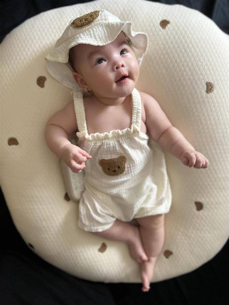 Ái nữ Phạm Quỳnh Anh biểu cảm cưng xỉu, tính cách ngược mẹ-3