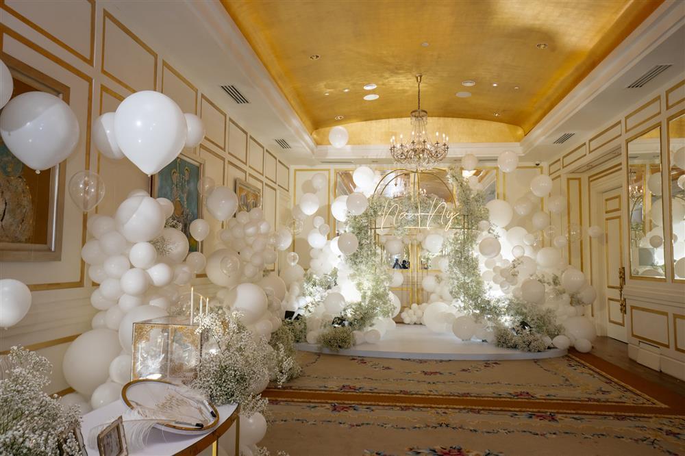 Cô dâu Lê Âu Ngân Anh xuất hiện, không gian cưới cực sang-6